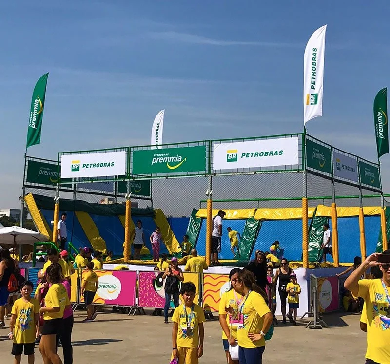 Patrocinadores Como divulgar em seus Eventos com Wind Flag Banners Petrobras