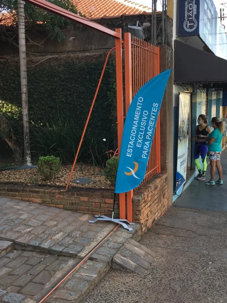 Wind Flag Banner Clinica Estacionamento Exclusivo Para Clientes