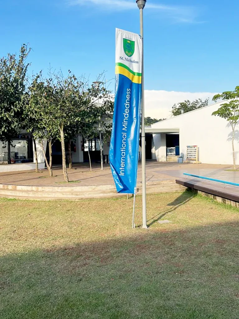 Wind Flag Banner Escola St Nicholas