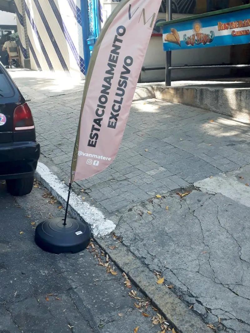 Wind Flag Banner Estacionamento Vanmatere