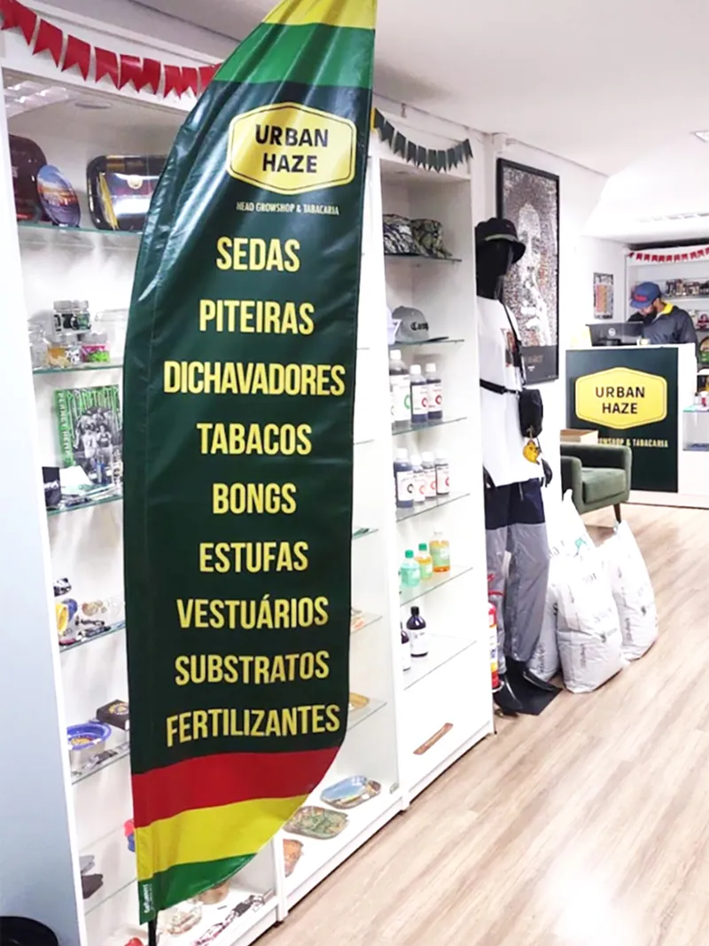 Wind Flag Banner Tabacaria Urban Haze