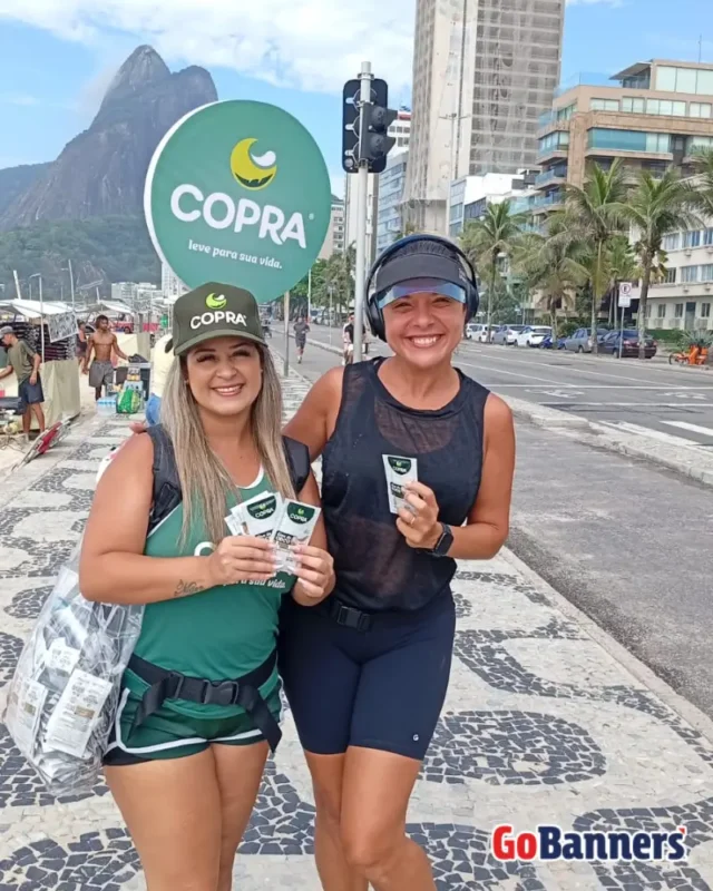 mochila pirulito vendedora copra e cliente